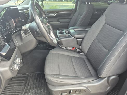 Used 2022 GMC Sierra 1500 SLE AWD/4WD image 16