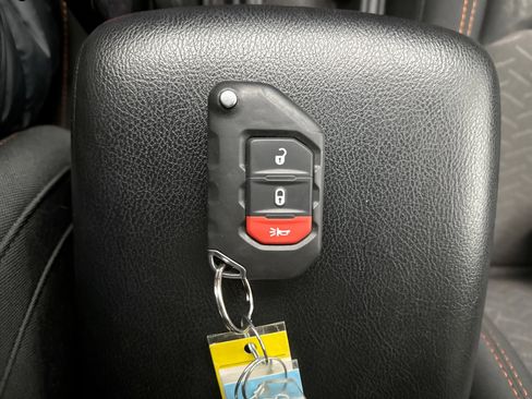 Used 2022 Jeep Gladiator Mojave w/ LED Lighting Group image 10