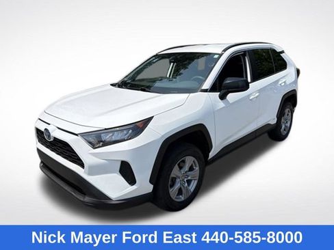 Used 2022 Toyota RAV4 LE AWD/4WD image 3