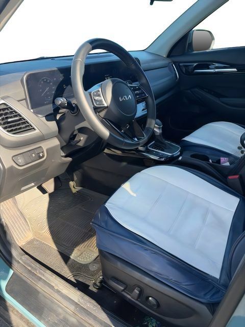 Used 2024 Kia Seltos EX AWD/4WD image 8