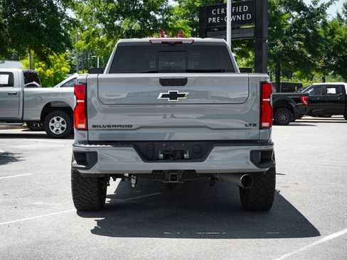 Used 2024 Chevrolet Silverado 2500 LTZ w/ LTZ Plus Package AWD/4WD image 9