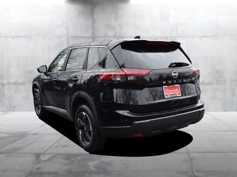 Certified 2025 Nissan Rogue SV image 7