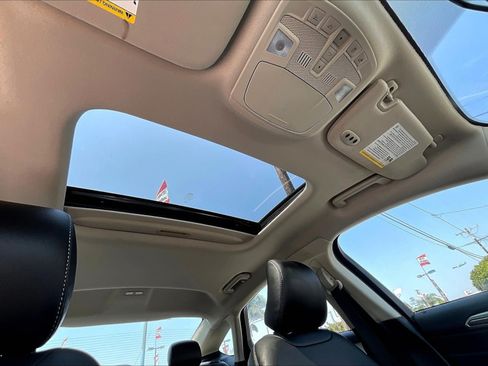 Used 2018 Ford Fusion SE w/ Fusion SE Technology Package FWD image 22