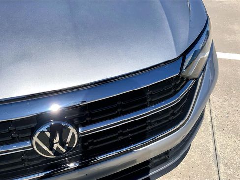 Used 2024 Volkswagen Jetta SE image 30