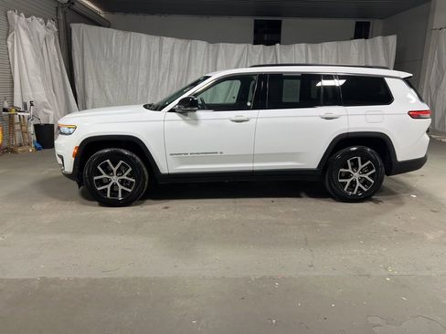 Used 2024 Jeep Grand Cherokee L Limited w/ Luxury Tech Group II image 4