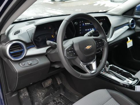 Used 2024 Chevrolet Trax LT w/ Driver Confidence Package image 10