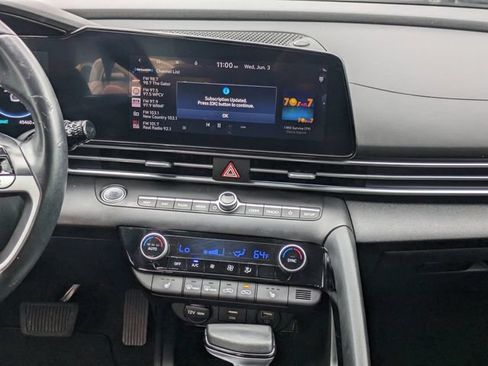 Certified 2023 Hyundai Elantra Limited FWD image 17