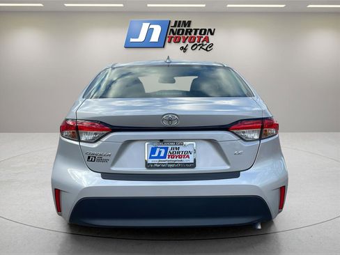 Used 2025 Toyota Corolla LE image 6
