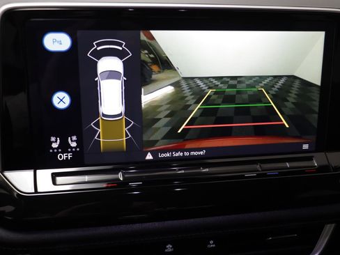 Used 2025 Volkswagen Atlas Cross Sport SE image 9