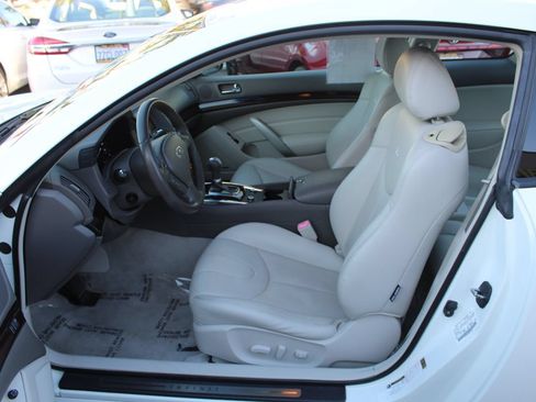 Used 2011 INFINITI G37 Journey w/ Premium Pkg RWD image 17