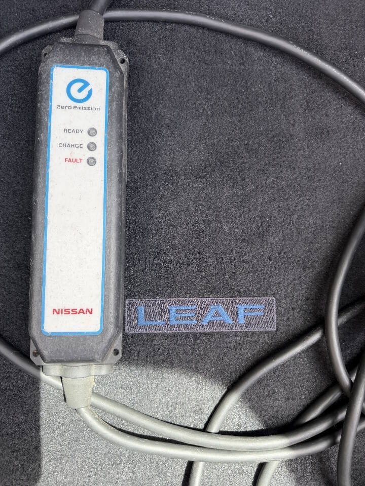 Used 2018 Nissan Leaf SV w/ SV All Weather Package FWD image 21