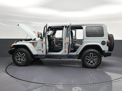 Used 2024 Jeep Wrangler Unlimited Sahara w/ Safety Group AWD/4WD image 34
