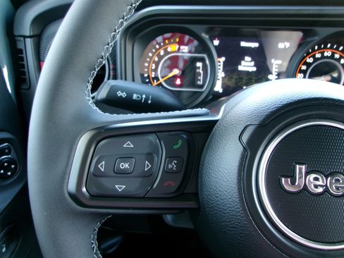 New 2026 Jeep Wrangler Unlimited Rubicon w/ Steel Bumper Group image 10