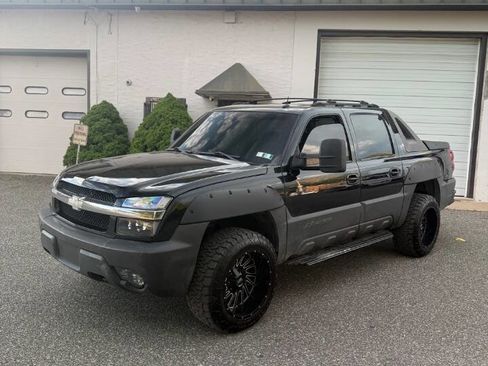 Used 2003 Chevrolet Avalanche 4x4 w/ The North Face Edition image 3