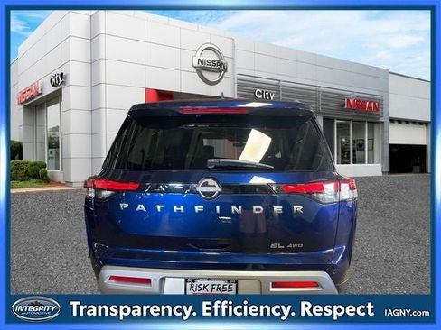 Used 2025 Nissan Pathfinder SL AWD/4WD image 7