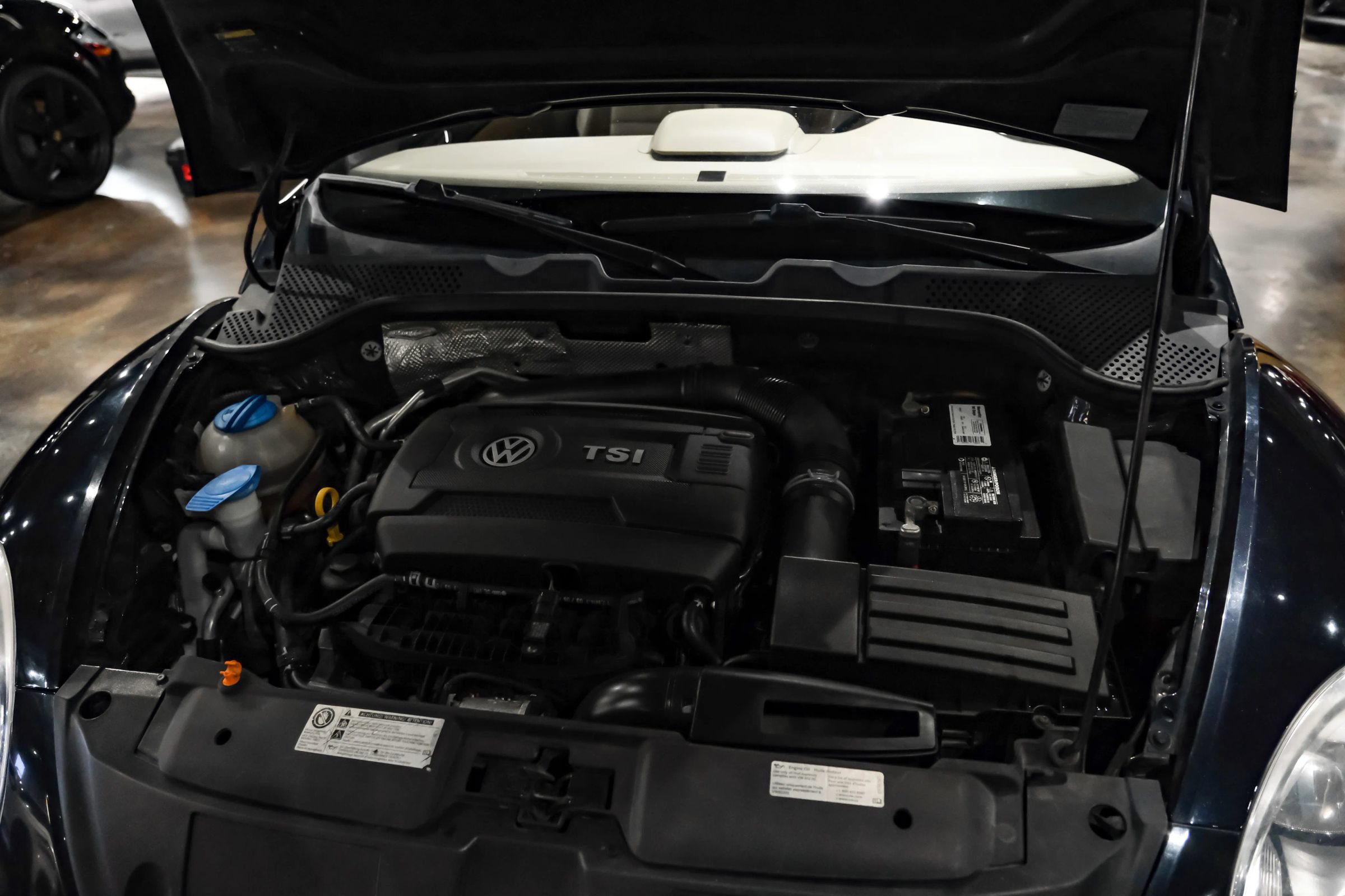 Used 2013 Volkswagen Beetle 2.0T FWD image 44
