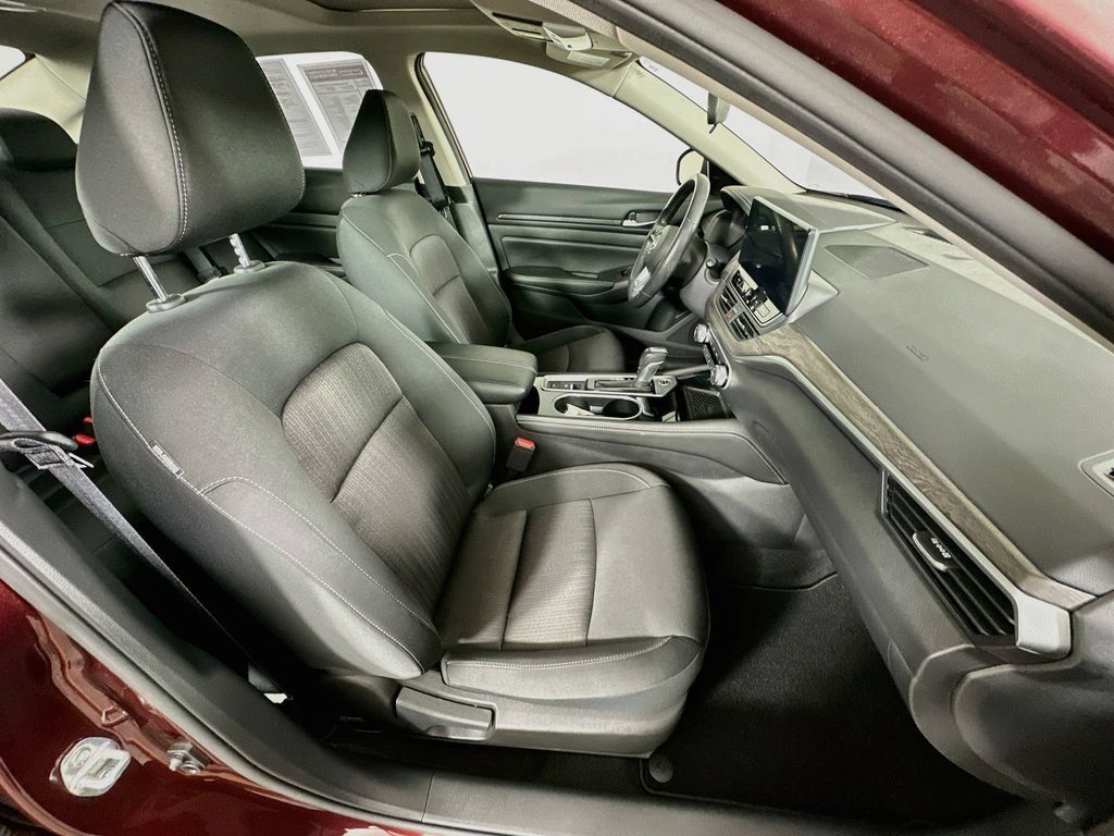 Certified 2024 Nissan Altima 2.5 SV w/ SV Premium Package FWD image 37