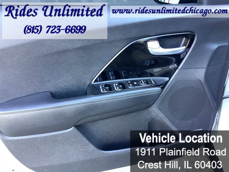 Used 2019 Kia Niro S Touring FWD image 9
