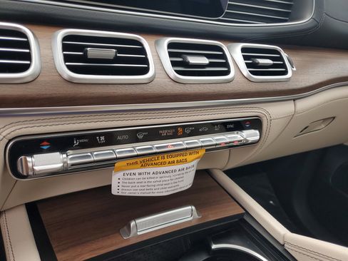 New 2026 Mercedes-Benz GLS 580 4MATIC image 32