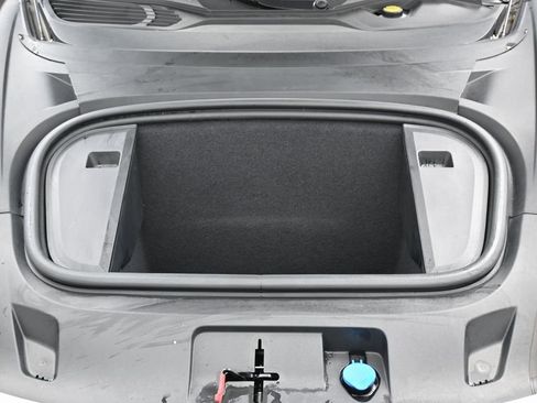 Used 2021 Porsche Taycan image 43