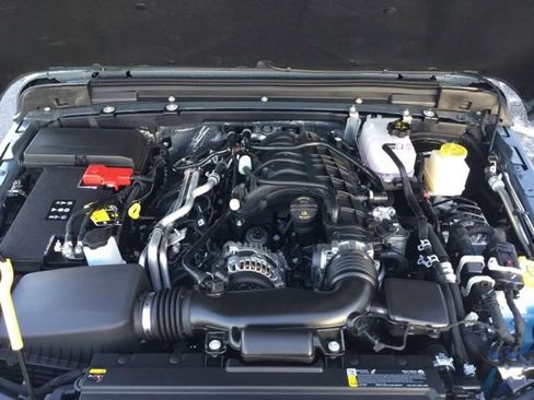 New 2026 Jeep Gladiator Sport AWD/4WD image 32