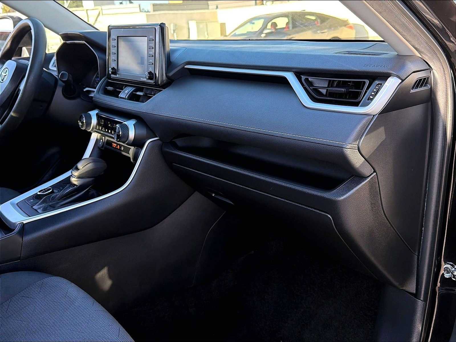 Used 2021 Toyota RAV4 XLE w/ Convenience Package AWD/4WD image 17