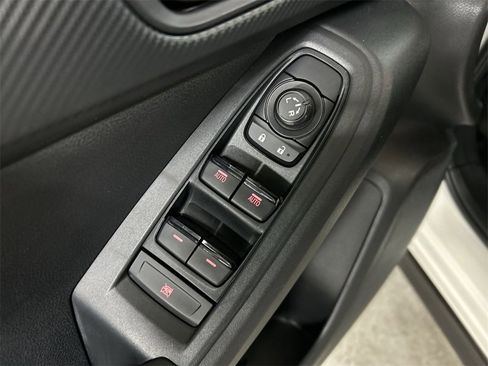 Certified 2025 Subaru Crosstrek 2.0i Premium image 16
