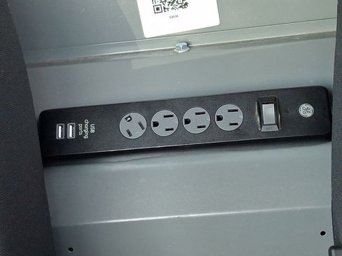 Used 2020 Ford Transit Connect XL FWD image 23