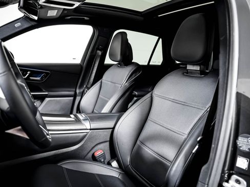 Certified 2026 Mercedes-Benz GLC 300 image 8