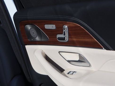 New 2026 Mercedes-Benz GLS 450 4MATIC image 20