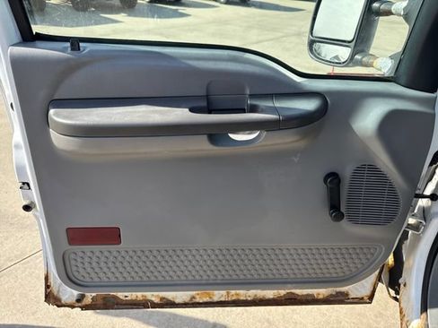 Used 2003 Ford F250 4x4 Regular Cab Super Duty image 17