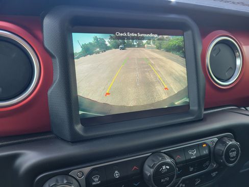 Used 2021 Jeep Wrangler Rubicon AWD/4WD image 19
