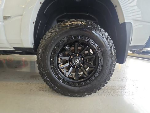 Used 2022 RAM 1500 Limited AWD/4WD image 26