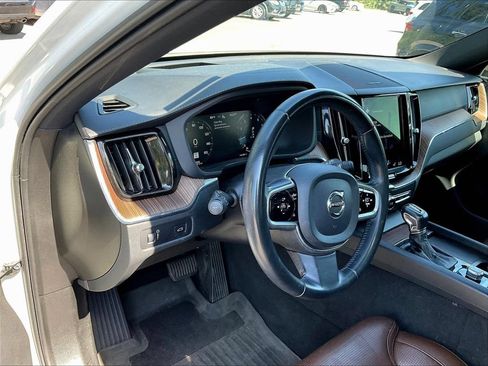 Used 2021 Volvo XC60 T5 Inscription w/ Advanced Package FWD image 4
