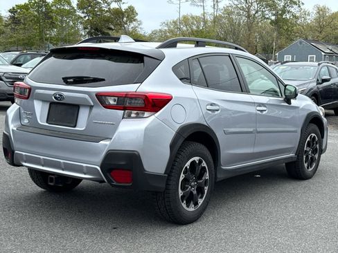 Certified 2022 Subaru Crosstrek 2.0i Premium w/ Moonroof Package AWD/4WD image 4