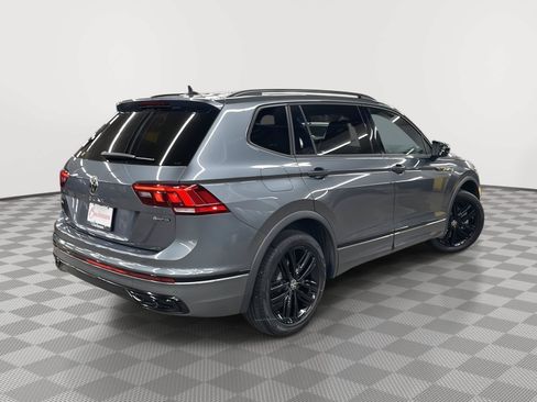 Used 2022 Volkswagen Tiguan SE R-Line AWD/4WD image 4