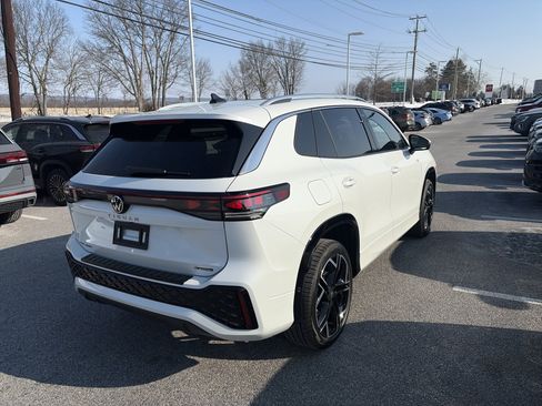 New 2026 Volkswagen Tiguan SEL R-Line image 4