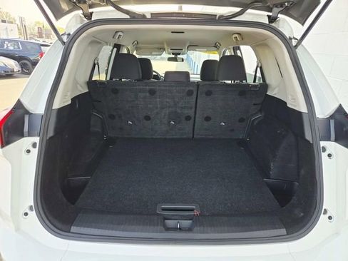 Used 2024 Nissan Rogue S AWD/4WD image 10