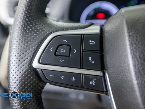 Used 2024 Toyota Sienna Limited AWD/4WD image 14