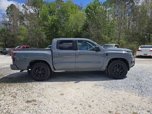 New 2026 Nissan Frontier SV image 9