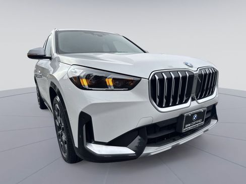 Certified 2023 BMW X1 xDrive28i w/ Premium Package image 3