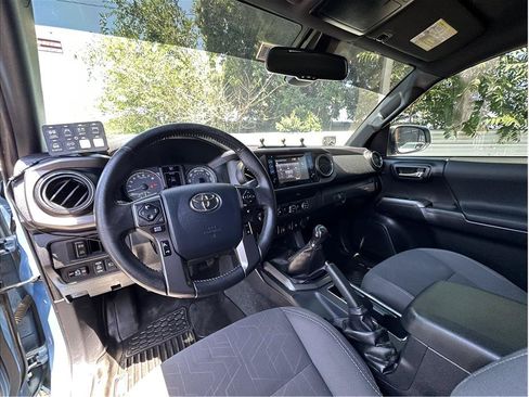Used 2019 Toyota Tacoma TRD Off-Road w/ Technology Package AWD/4WD image 14