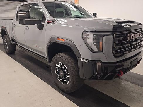 Used 2024 GMC Sierra 2500 AT4X AWD/4WD image 2
