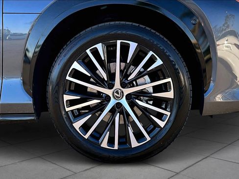 Used 2023 Lexus RZ 450e Premium image 10