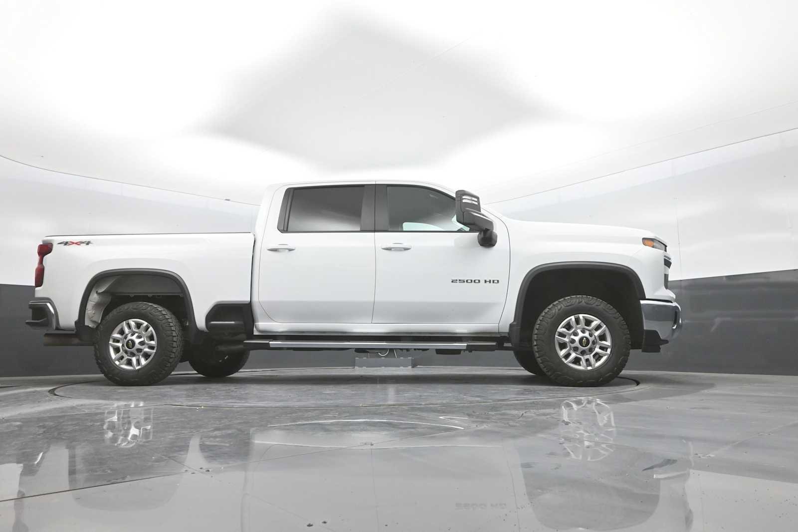 Used 2025 Chevrolet Silverado 2500 LT w/ Convenience Package AWD/4WD image 46