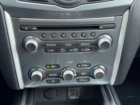 Used 2020 Nissan Pathfinder SL AWD/4WD image 28