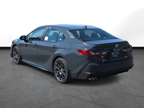Used 2025 Toyota Camry SE image 8