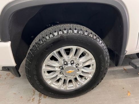 Used 2023 Chevrolet Silverado 2500 High Country w/ Technology Package image 24