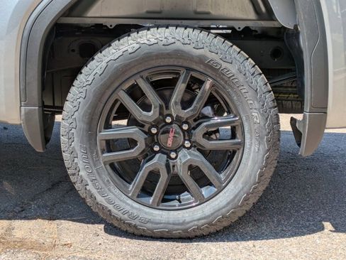 New 2025 GMC Sierra 1500 Elevation image 10