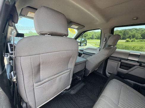 Used 2017 Ford F250 XLT w/ XLT Premium Package AWD/4WD image 18